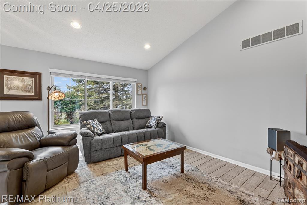 22290 Quail Run Circle, 6, South Lyon, MI 48178 — Photo 14