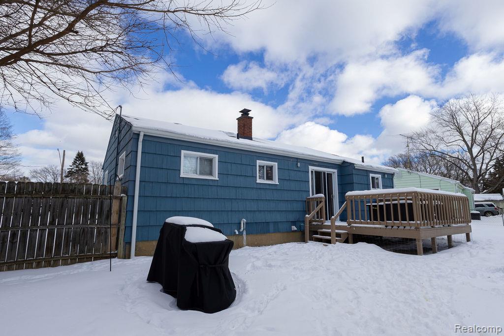 823 Southwood Drive, Fenton, MI 48430 — Photo 23