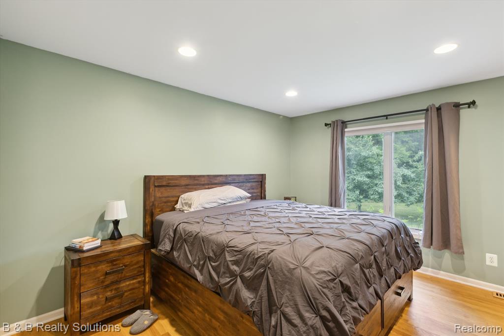 2264 Dodds Road, North Branch, MI 48461 — Photo 16