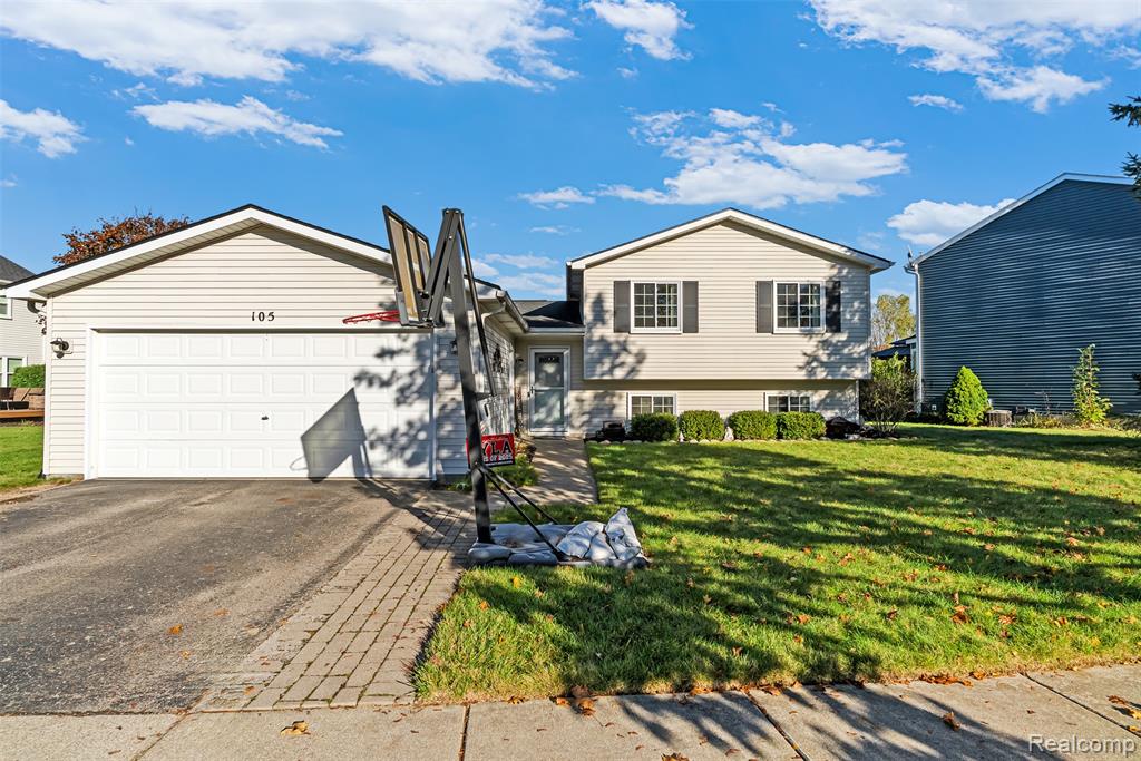 105 Turtle Trace, Pinckney, MI 48169 — Photo 2