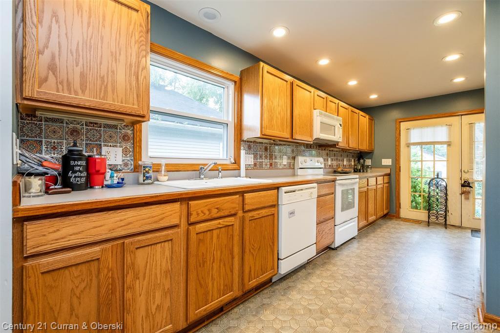 613 W Mount Hope Avenue, Lansing, MI 48910 — Photo 19