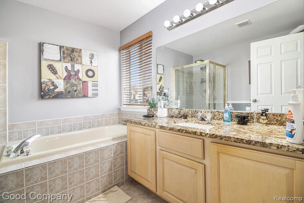 24163 Curt Drive, Brownstown, MI 48183 — Photo 19