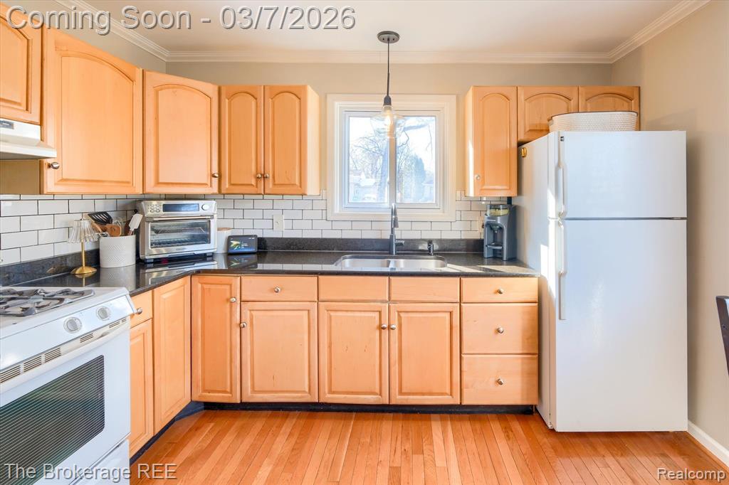 4405 Green Lake Road, West Bloomfield, MI 48323 — Photo 22