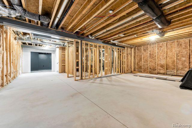8343 STONEY CREEK Drive, South Lyon, MI 48178 — Photo 49