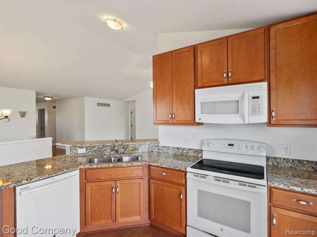 1051 PADDOCK Lane, South Lyon, MI 48178 — Photo 12