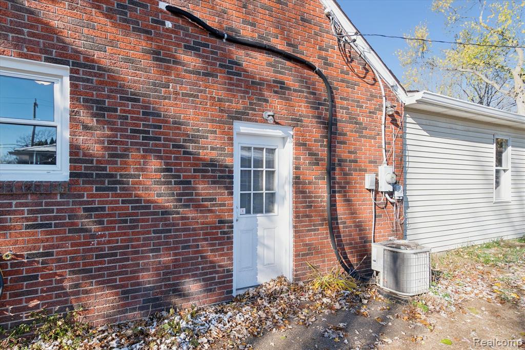 49934 W Huron River Drive, Belleville, MI 48111 — Photo 35