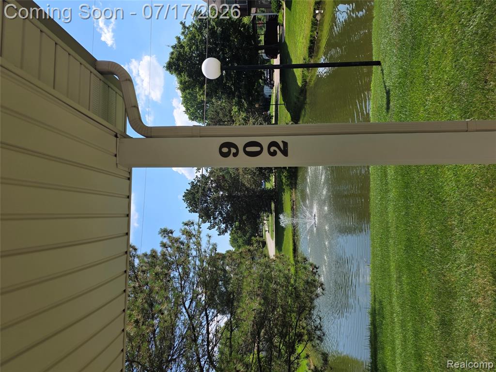 902 Saybrook Drive, Waterford, MI 48327 — Photo 13