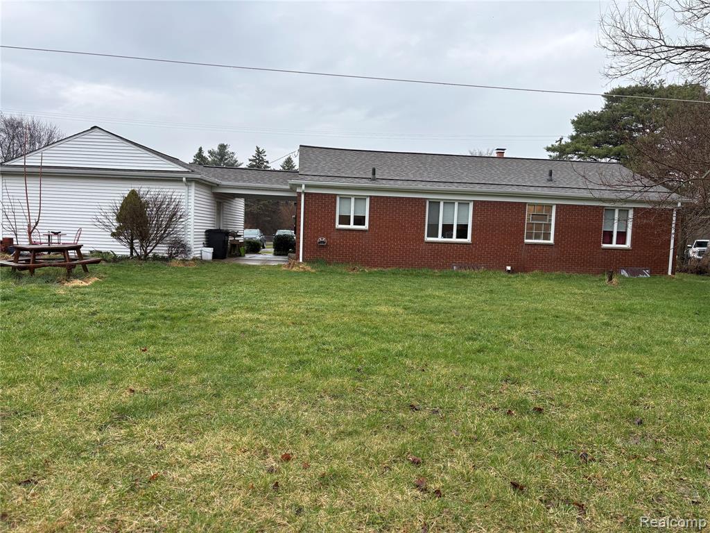 3377 S MACKIN Road, Road, Flint, MI 48504 — Photo 2