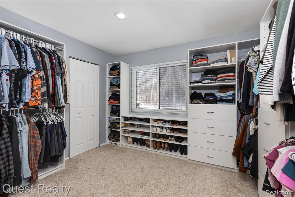 9580 Chaumont Drive, Commerce Twp, MI 48382 — Photo 13