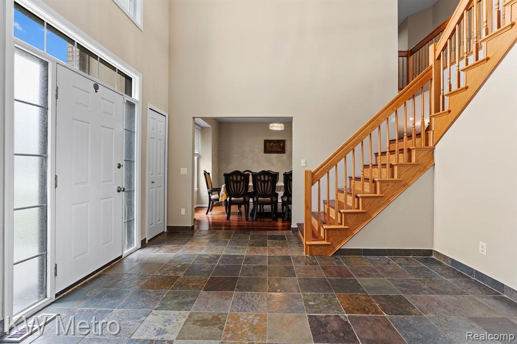 9025 HURON BLUFFS Drive, White Lake, MI — Photo 6
