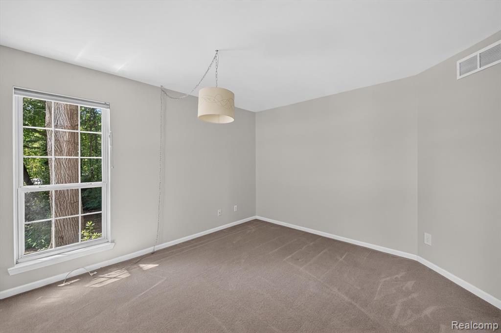 4895 Greenview Drive, Commerce Twp, MI 48382 — Photo 9