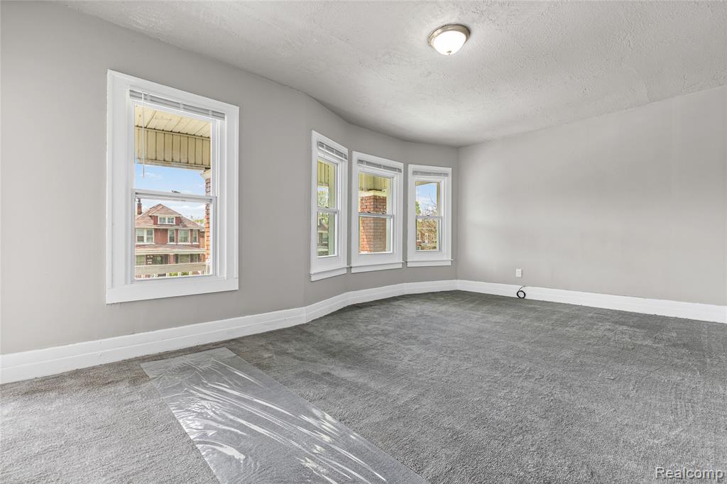 3010 Montclair Street, Detroit, MI 48214 — Photo 37