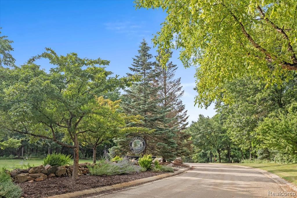 15301 Oak Hollow Drive, Holly, MI 48442 — Photo 59