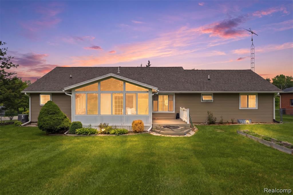 2482 Valley Lane Drive, Grand Blanc, MI 48439 — Photo 39
