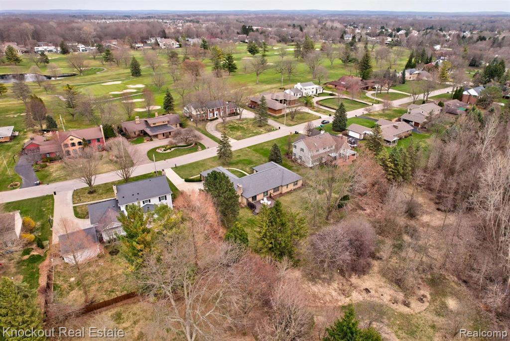 9350 OAKMONT Drive, Grand Blanc, MI 48439 — Photo 61