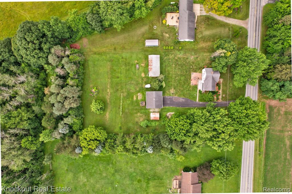 6814 Curtis Road, Bridgeport, MI 48722 — Photo 45