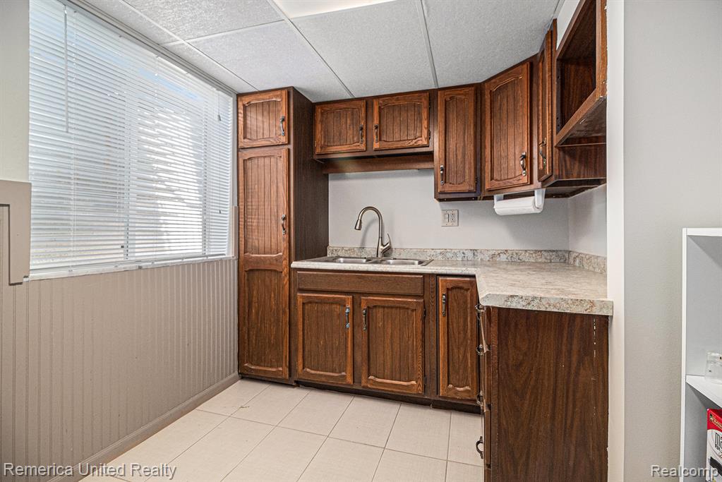 2802 Bombridge Court, Ann Arbor, MI 48104 — Photo 15