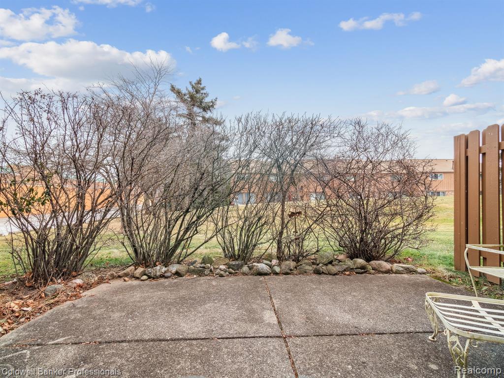 28672 REGENT N, Southfield, MI 48076 — Photo 22
