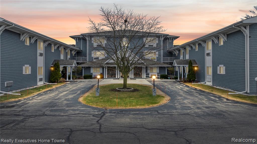 4500 Lakeshore Road, 20, Fort Gratiot, MI 48059 — Photo 16