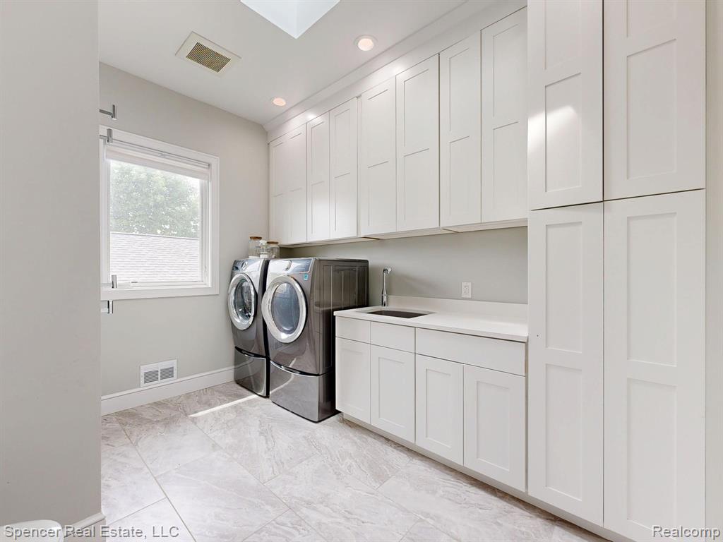 571 Dunleavy Drive, Highland, MI 48356 — Photo 32