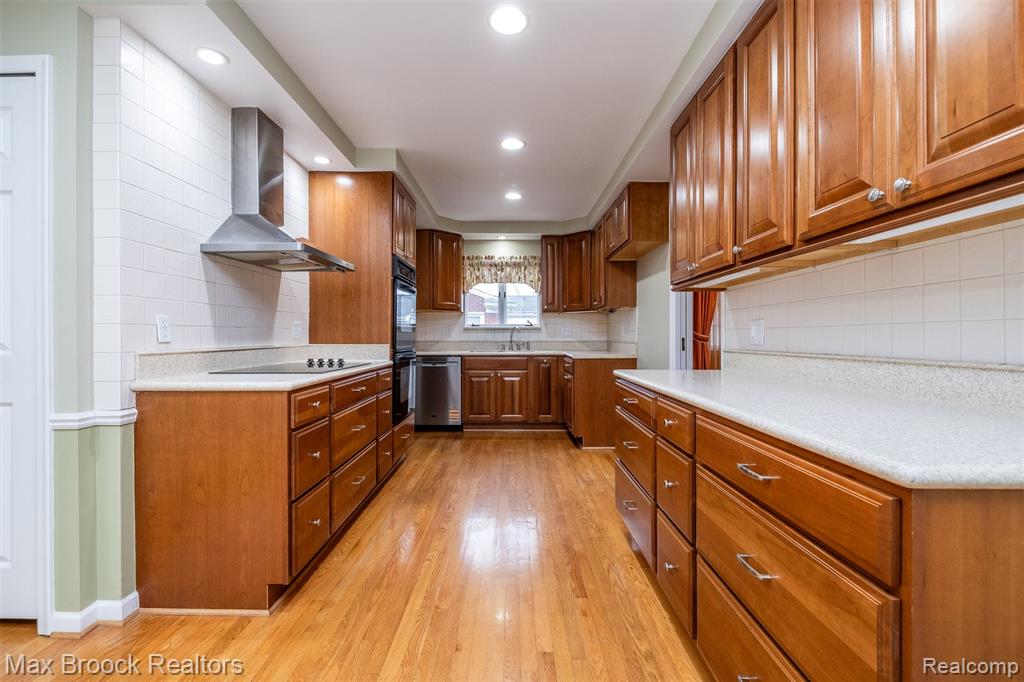 138 S Cranbrook Cross Road, Bloomfield Hills, MI 48301 — Photo 12