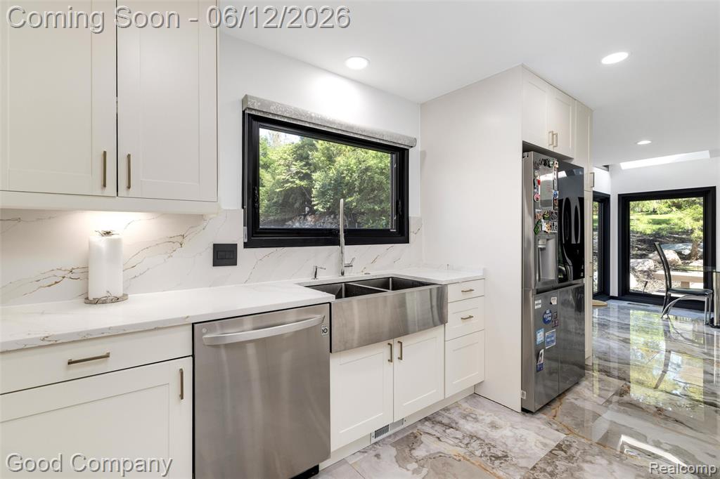 3176 Chambord Drive, West Bloomfield, MI 48323 — Photo 13