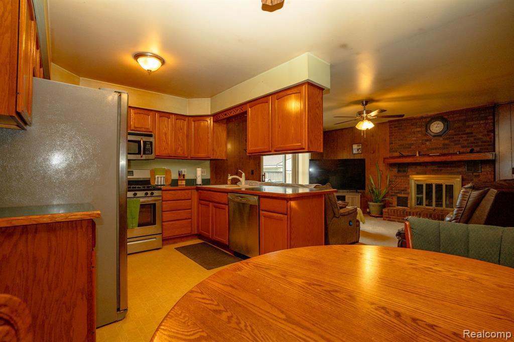 41381 Clayton Street, Clinton Twp, MI 48038 — Photo 8