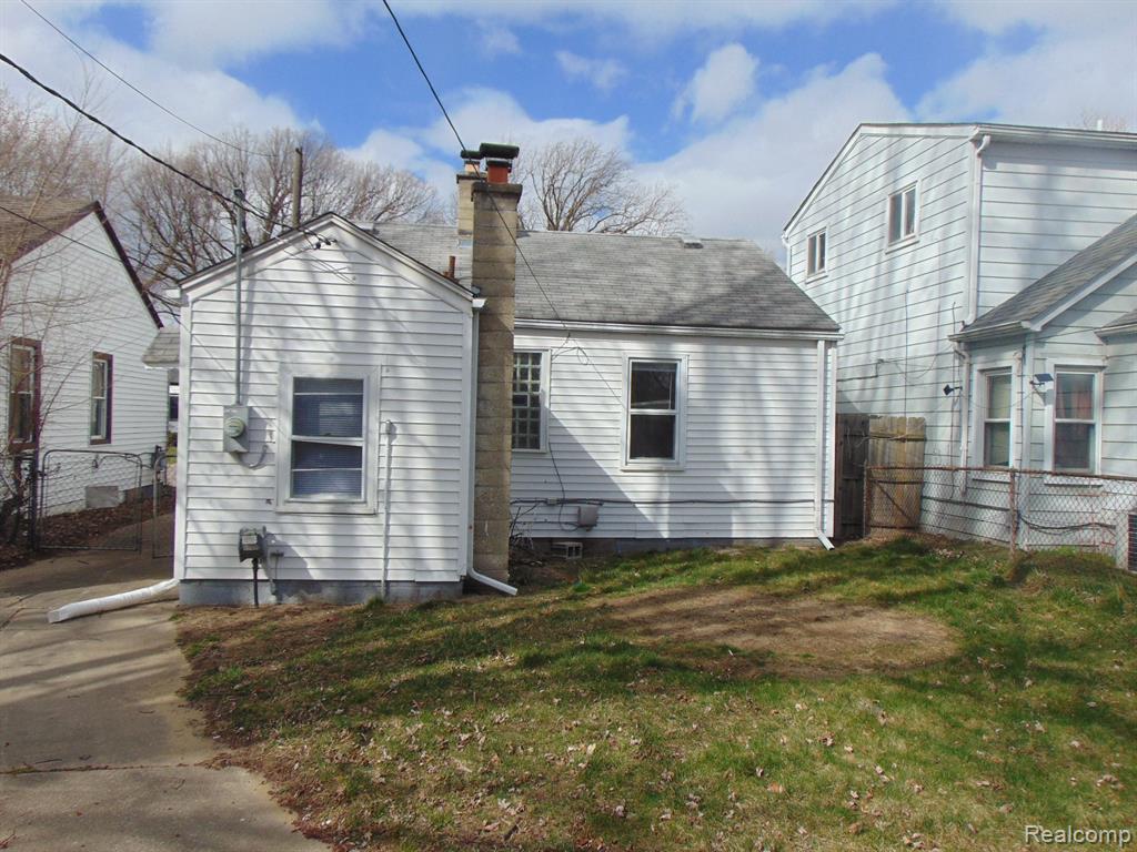 8454 SHERMAN Avenue, Warren, MI 48089 — Photo 14