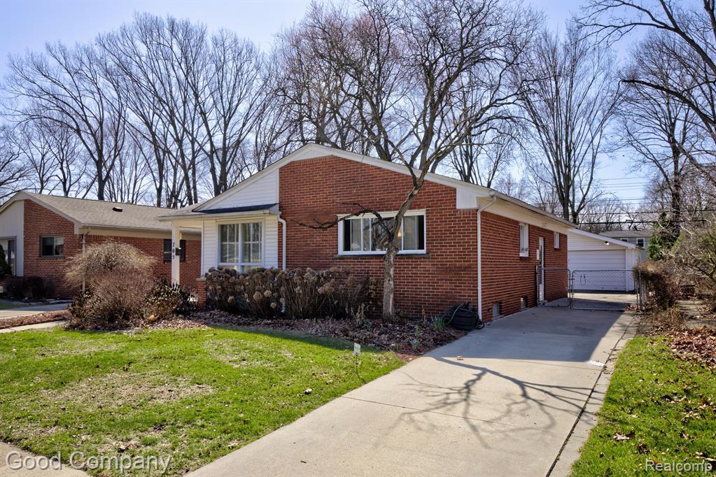 705 BUTTERNUT Avenue, Royal Oak, MI 48073 — Photo 33