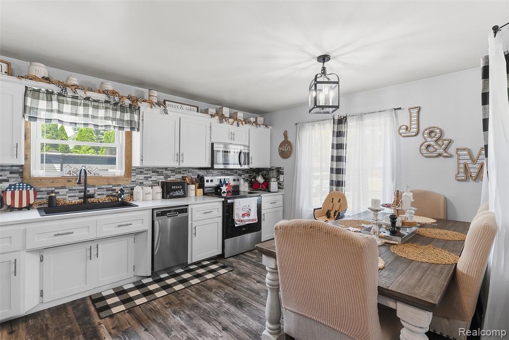 8403 Miller Road, Swartz Creek, MI 48473 — Photo 17