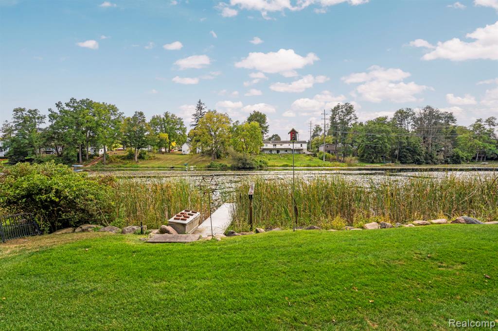 433 John R, Milford, MI 48381 — Photo 11