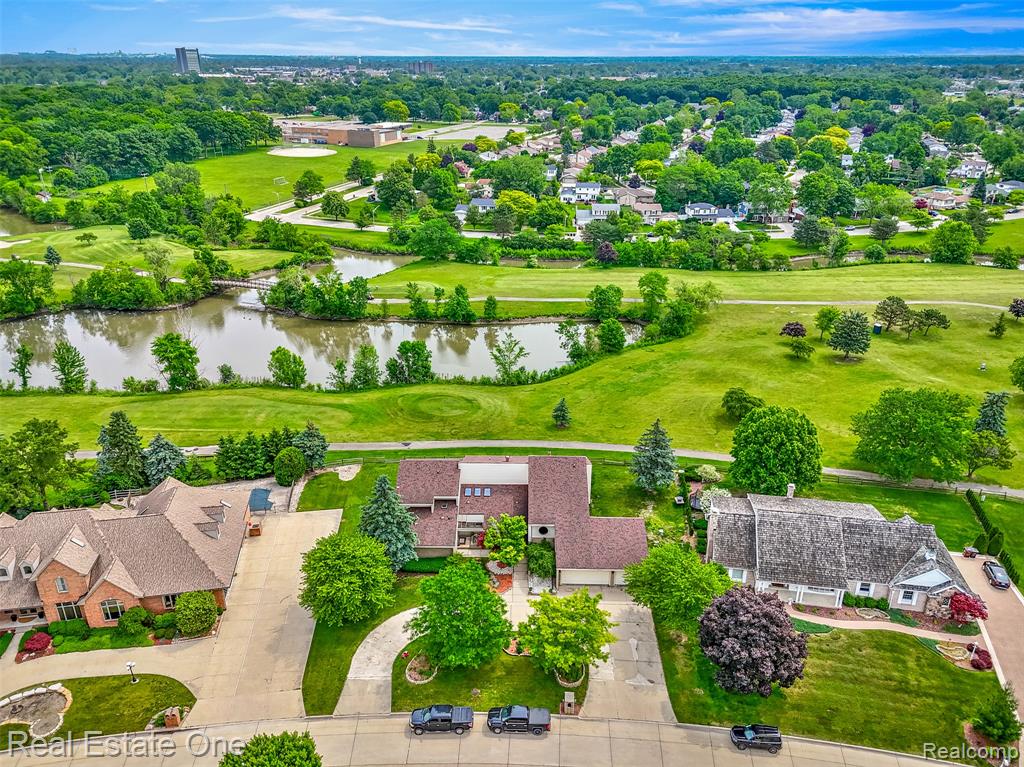 18191 Country Club Circle, Riverview, MI 48193 — Photo 7