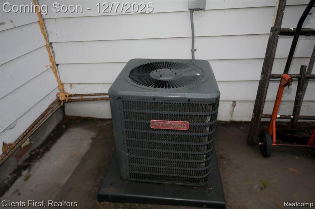 5654 Bedford Street, Dearborn Heights, MI 48125 — Photo 7