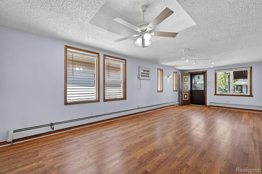 2978 Evaline Street, Hamtramck, MI 48212 — Photo 9