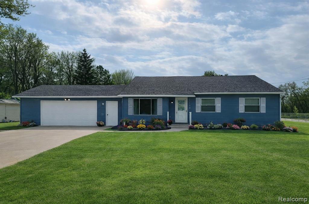 7120 Lapeer Road, Davison, MI 48423 — front exterior