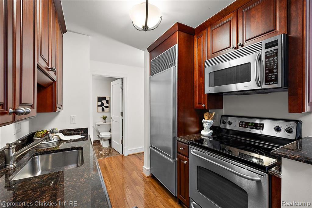 411 S Old Woodward Avenue, 821, Birmingham, MI 48009 — Photo 10