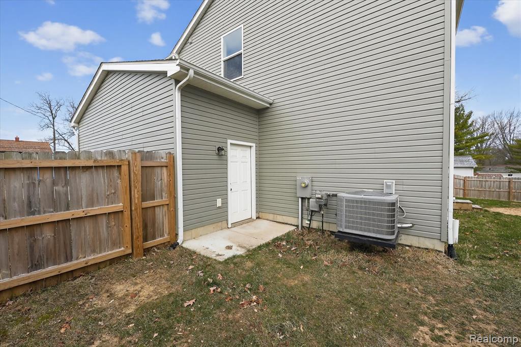14131 Eastview Drive, Fenton, MI 48430 — Photo 43