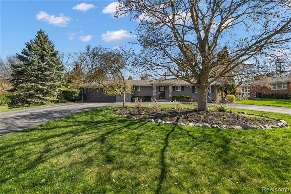 80 MAYWOOD Avenue, Bloomfield Hills, MI 48304 — Photo 55