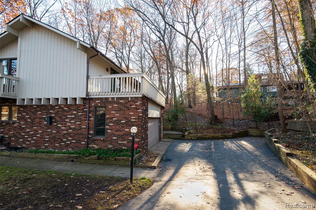 4993 Tiohero Boulevard, Clarkston, MI 48348 — Photo 6