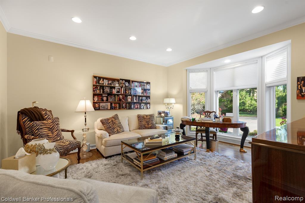5040 OAKBROOKE Drive, West Bloomfield, MI 48323 — Photo 4