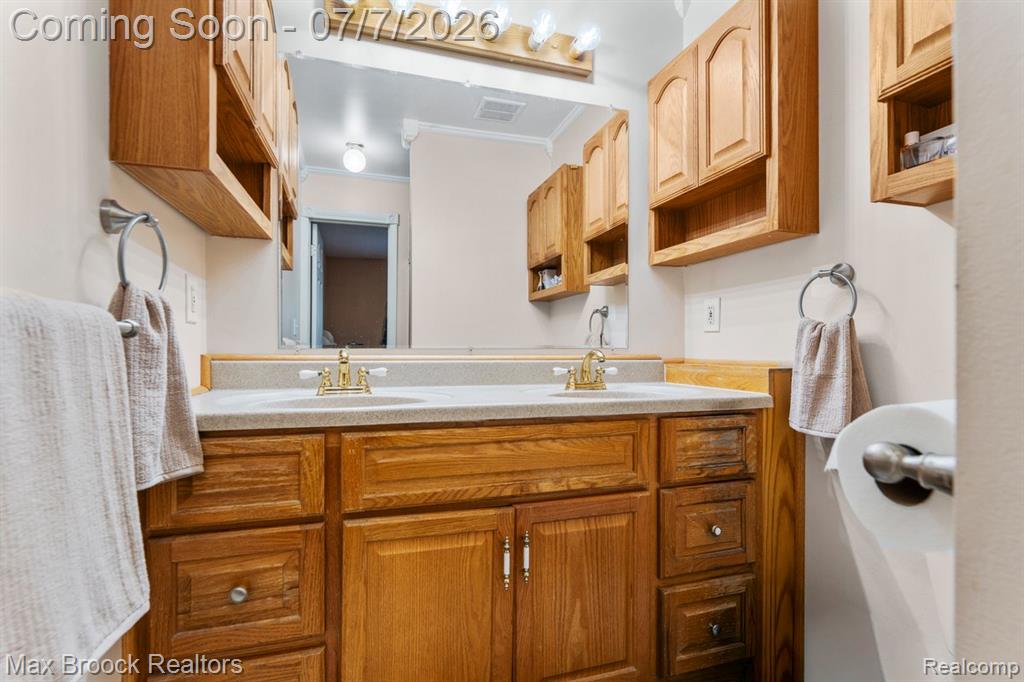 45361 Indian Creek Drive, Canton, MI 48187 — Photo 19
