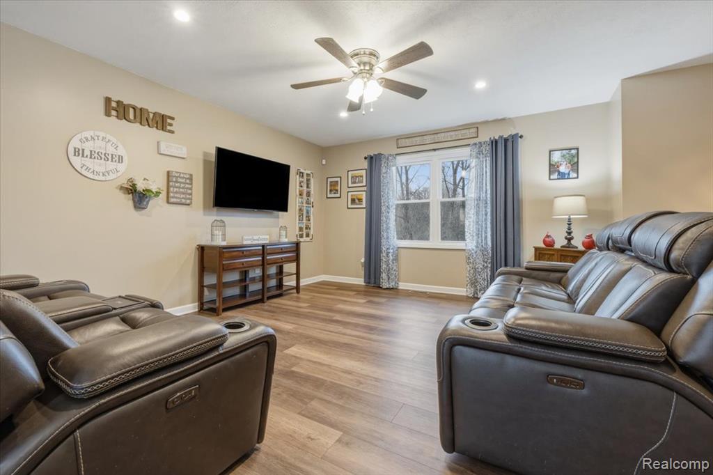 5647 Owosso Road, Fowlerville, MI 48836 — Photo 2