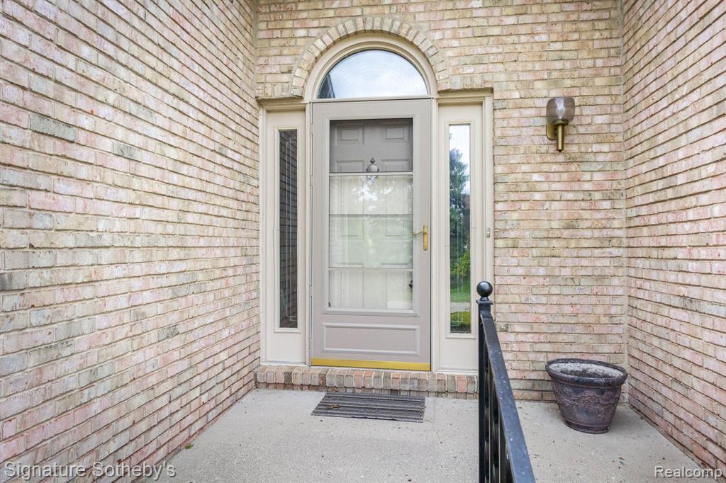 5396 Fairway Court, West Bloomfield, MI 48323 — Photo 3