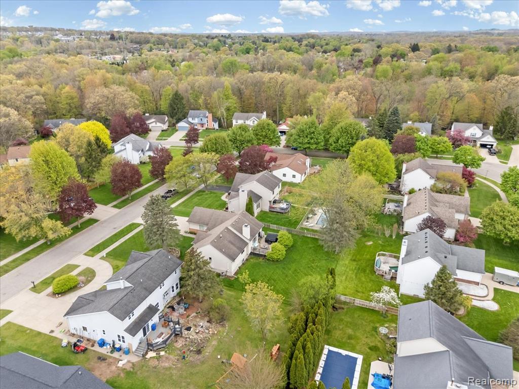 7694 Woodside Place, Waterford, MI 48327 — Photo 34