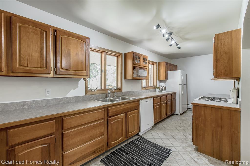 5381 Metamora Road, Metamora, MI 48455 — Photo 16