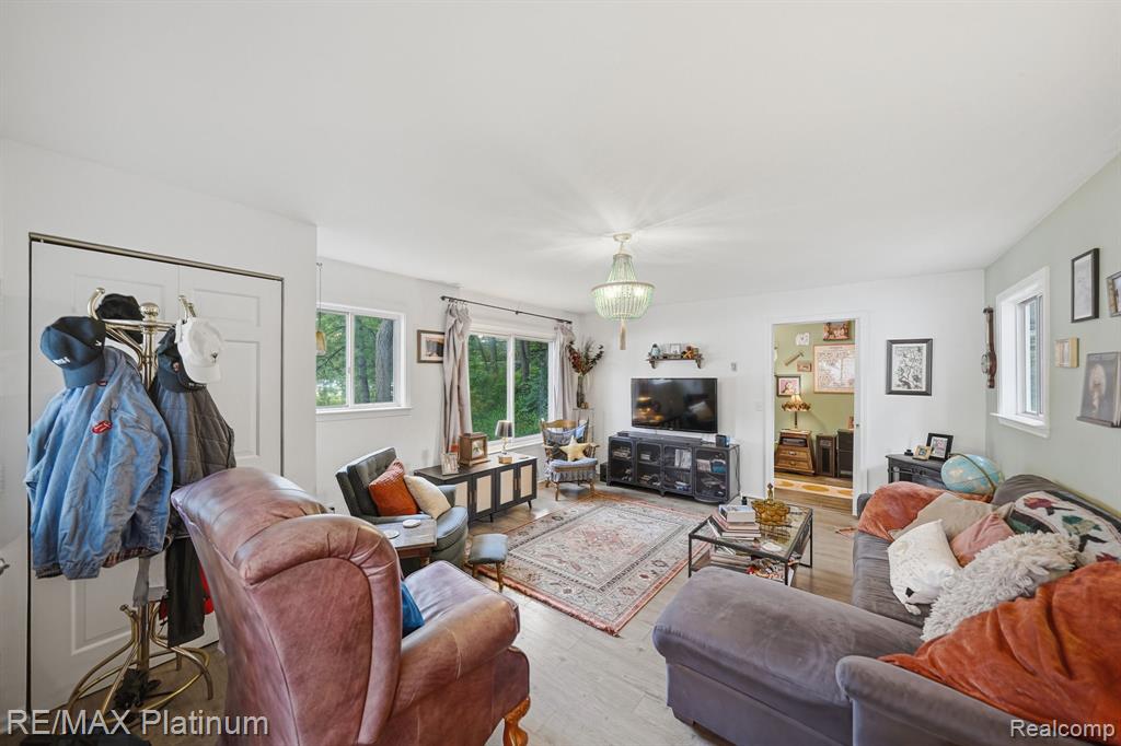 5630 Glen Echo Drive, Howell, MI 48843 — Photo 10