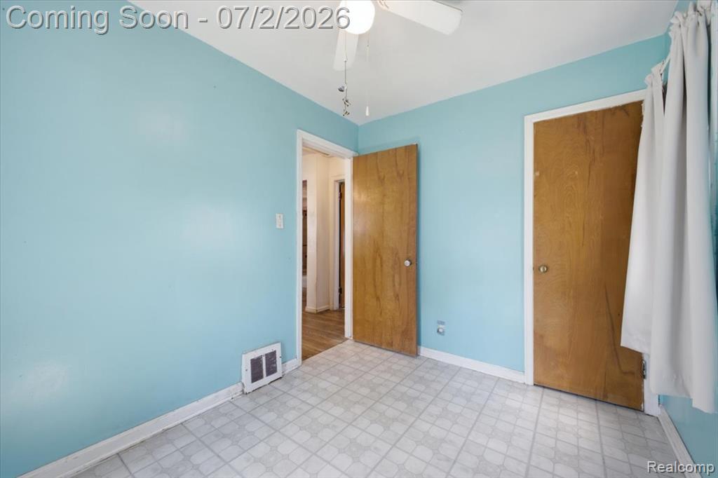 5202 Dupont Street, Flint, MI 48505 — Photo 12