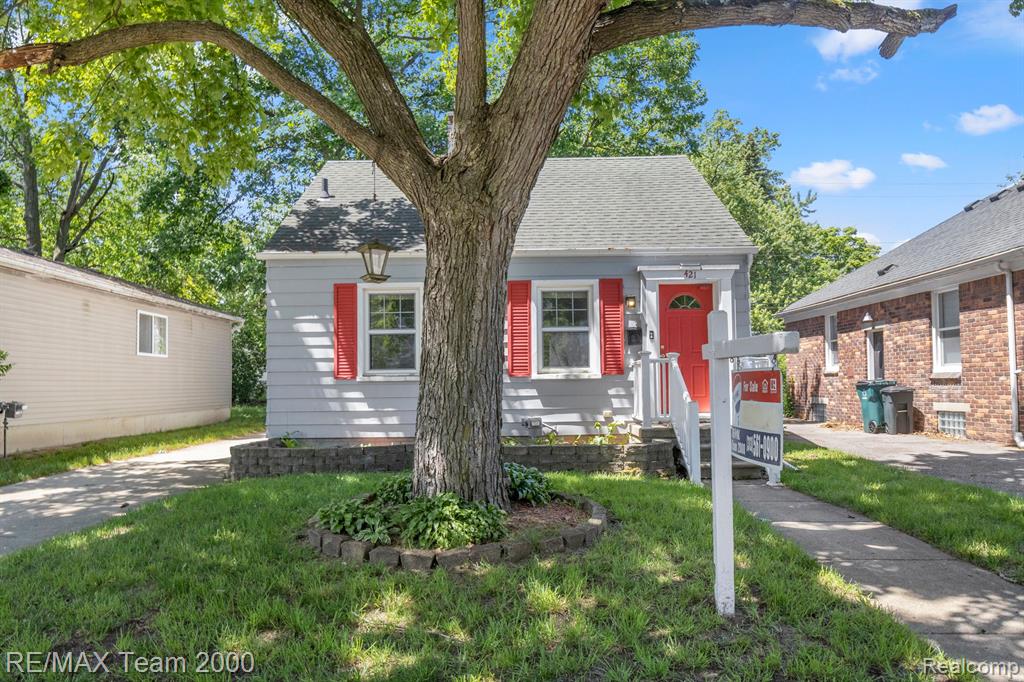 421 GARDENDALE Street, Ferndale, MI 48220 — Photo 11