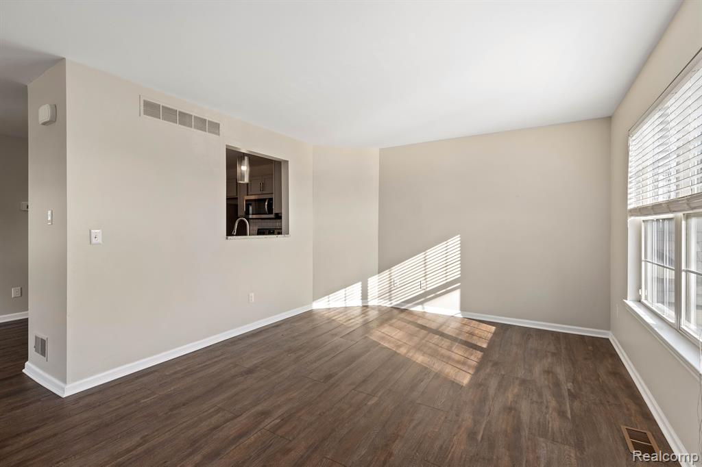 890 Lothrop Road, Detroit, MI 48202 — Photo 13
