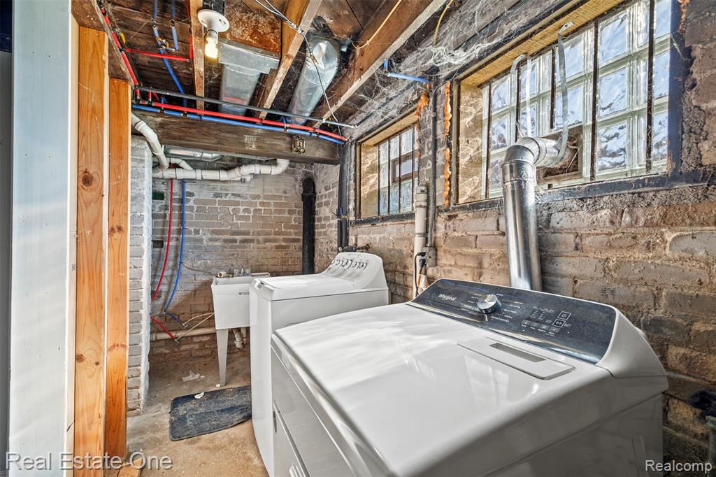 2965 FISCHER Street, Detroit, MI 48214 — Photo 26